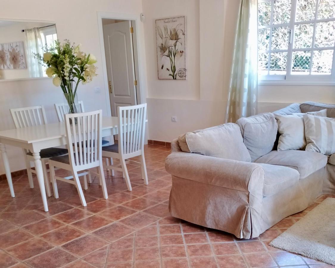 Villa Consuelo - Quiet Location Close To Resorts Buzanada Bagian luar foto