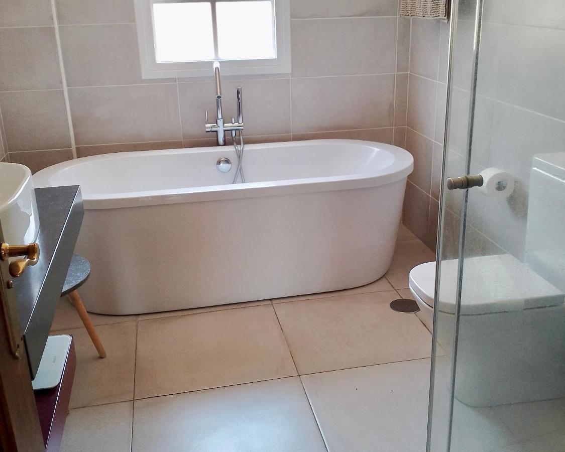 Villa Consuelo - Quiet Location Close To Resorts Buzanada Bagian luar foto