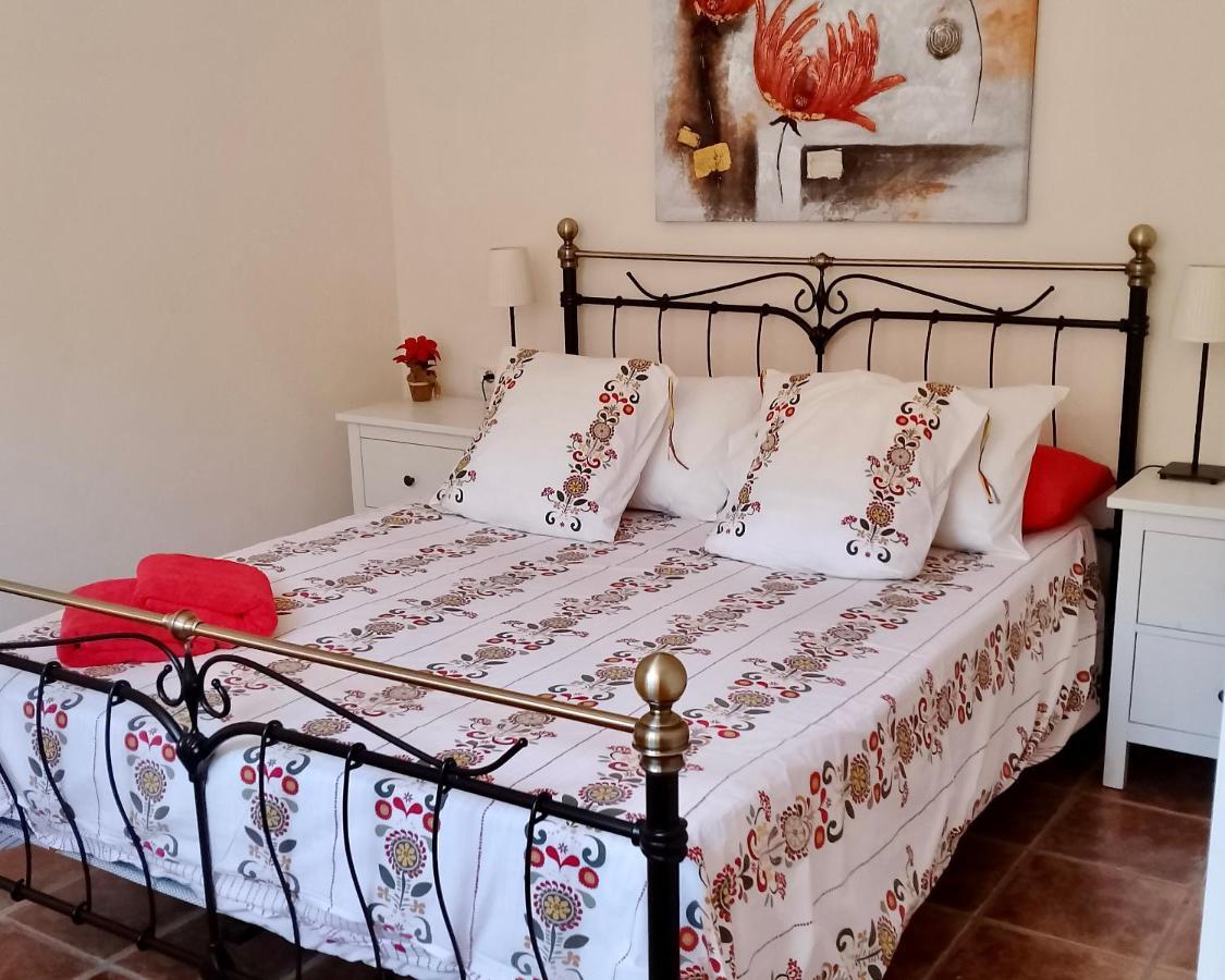 Villa Consuelo - Quiet Location Close To Resorts Buzanada Bagian luar foto