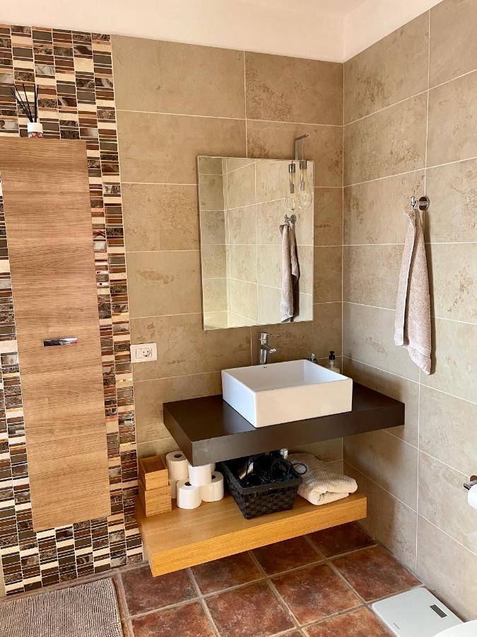 Villa Consuelo - Quiet Location Close To Resorts Buzanada Bagian luar foto